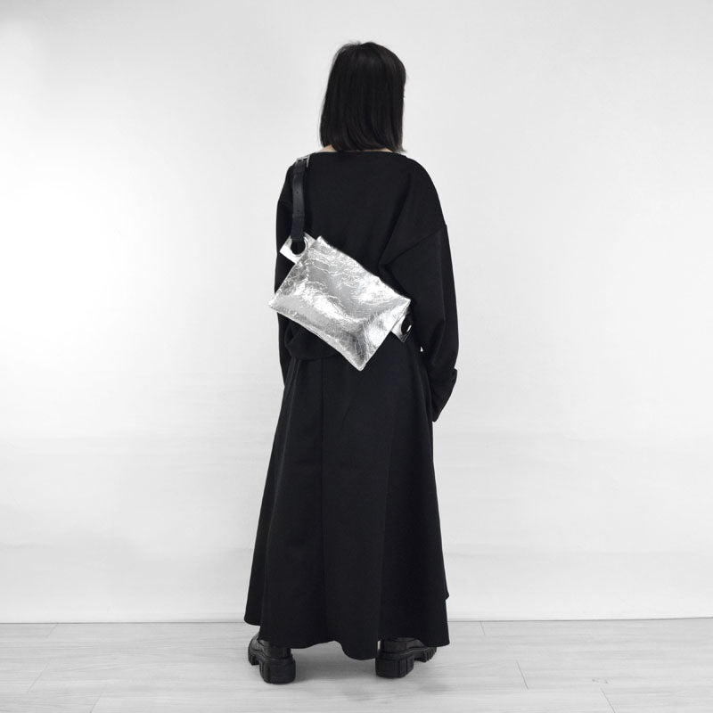 【incas】hatomeボディバッグMサイズ