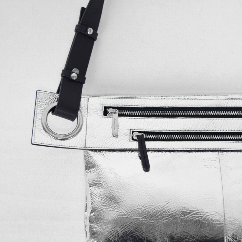 【incas】hatome body bag (L)