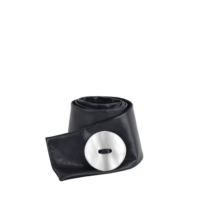 button｜Curve Belt in Black — Oversized Shell Button Leather Belt with Zipper Fit, Made in Japan
